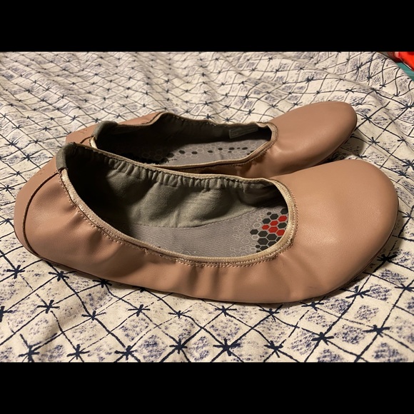 Vivo barefoot Shoes - NEW! Never worn, light pink, Vivobarefoot flats